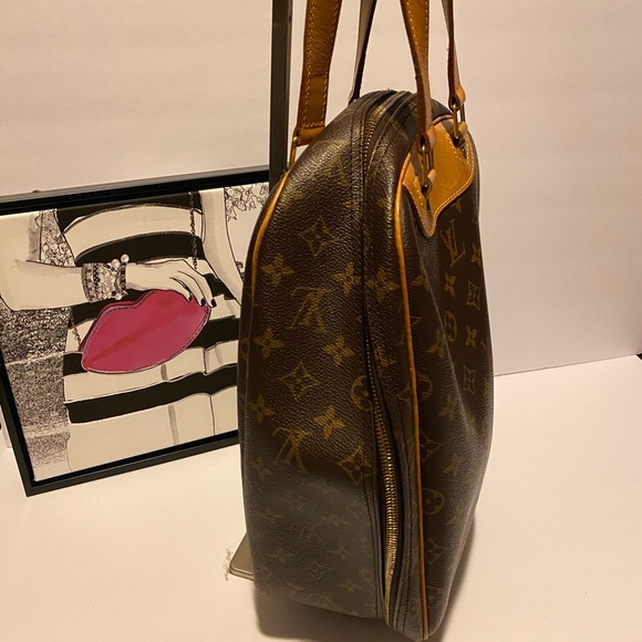 🚫SOLD🚫 Louis Vuitton Excursion Monogram Bag - Picture 4 of 11